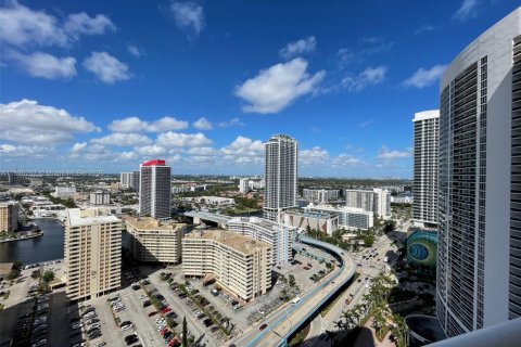 Copropriété à louer à Hallandale Beach, Floride: 2 chambres, 100.89 m2 № 1946849 - photo 6