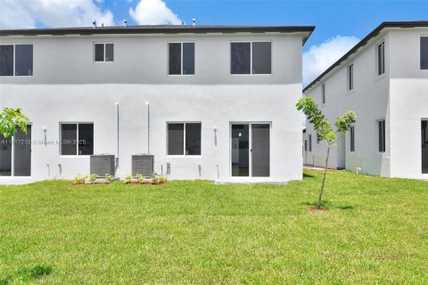 Adosado en venta en Miami, Florida, 5 dormitorios № 1772604 - foto 17