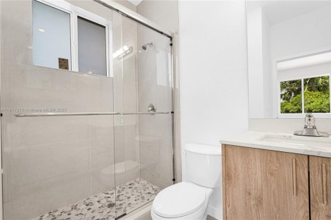 Adosado en venta en Miami, Florida, 5 dormitorios № 1772604 - foto 10