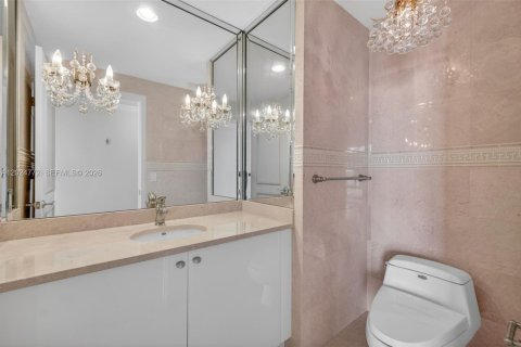 Купить кондоминиум в Санни-Айлс-Бич, Флорида 4 спальни, 362.88м2, № 2171900 - фото 28