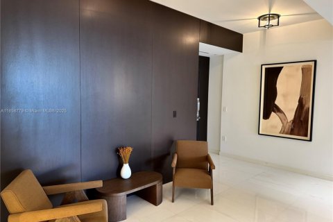 Condo in Miami, Florida, 2 bedrooms  № 1888959 - photo 2