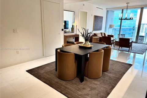 Condo in Miami, Florida, 2 bedrooms  № 1888959 - photo 6
