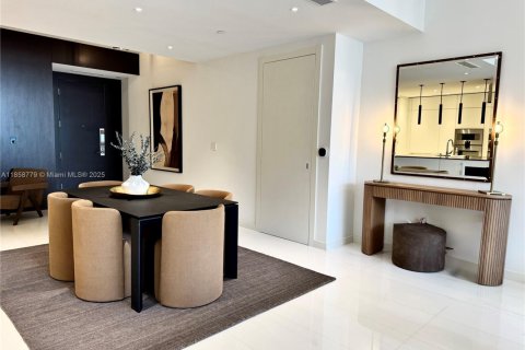 Condo in Miami, Florida, 2 bedrooms  № 1888959 - photo 9