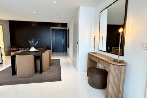 Condo in Miami, Florida, 2 bedrooms  № 1888959 - photo 10
