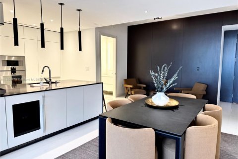 Condo in Miami, Florida, 2 bedrooms  № 1888959 - photo 8