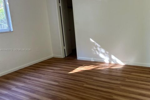 Villa ou maison à louer à Miami, Floride: 3 chambres, 198.25 m2 № 2003180 - photo 5