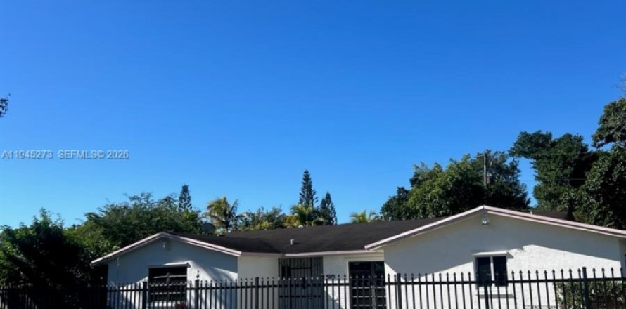 Villa ou maison à Miami, Floride 3 chambres, 198.25 m2 № 2003180