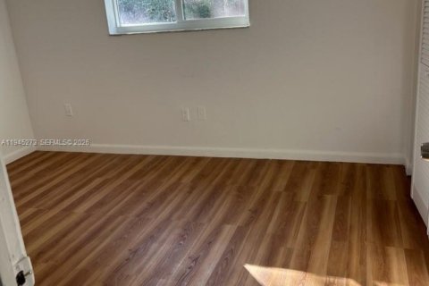 Villa ou maison à louer à Miami, Floride: 3 chambres, 198.25 m2 № 2003180 - photo 7