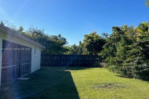 Villa ou maison à louer à Miami, Floride: 3 chambres, 198.25 m2 № 2003180 - photo 11