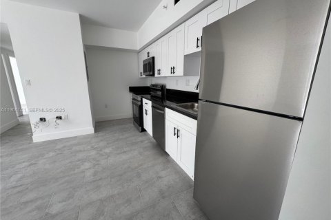 Apartment in Miami, Florida 3 bedrooms, 92.34 sq.m. № 1951841 - photo 7