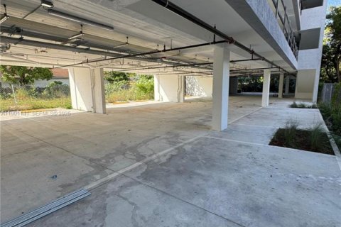 Apartment in Miami, Florida 3 bedrooms, 92.34 sq.m. № 1951841 - photo 2