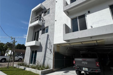 Apartment in Miami, Florida 3 bedrooms, 92.34 sq.m. № 1951841 - photo 4