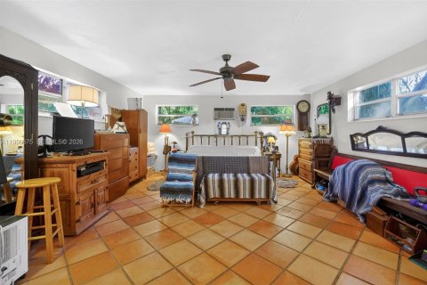 House in Miami Shores, Florida 3 bedrooms, 135.64 sq.m. № 2007349 - photo 19
