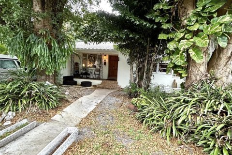 Дом в Майами-Шорс, Флорида 3 спальни, 135.64м2 № 2007349