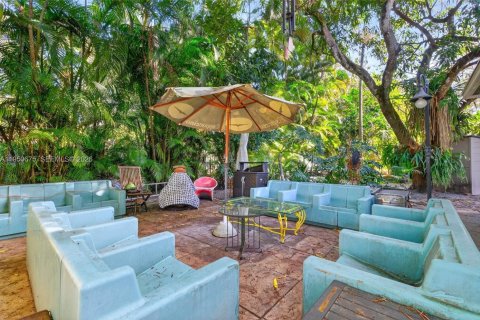 House in Miami Shores, Florida 3 bedrooms, 135.64 sq.m. № 2007349 - photo 27