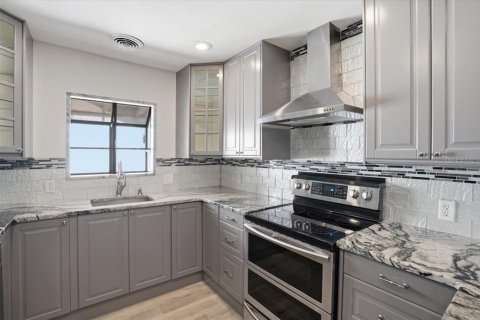 Villa ou maison à vendre à Bradenton, Floride: 3 chambres, 137.96 m2 № 2147634 - photo 13