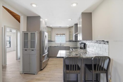 Villa ou maison à vendre à Bradenton, Floride: 3 chambres, 137.96 m2 № 2147634 - photo 10