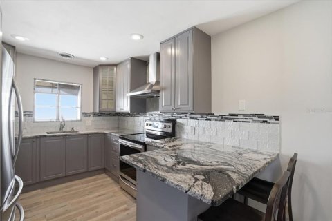 Villa ou maison à vendre à Bradenton, Floride: 3 chambres, 137.96 m2 № 2147634 - photo 12