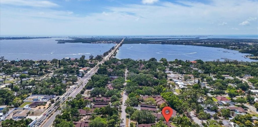 Villa ou maison à Bradenton, Floride 3 chambres, 137.96 m2 № 2147634