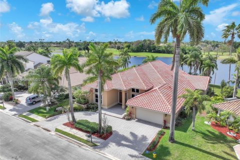 Villa ou maison à louer à Pembroke Pines, Floride: 5 chambres, 339.93 m2 № 2025162 - photo 6