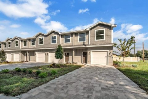 Townhouse in Bartow, Florida 3 bedrooms, 141.3 sq.m. № 1724375 - photo 1