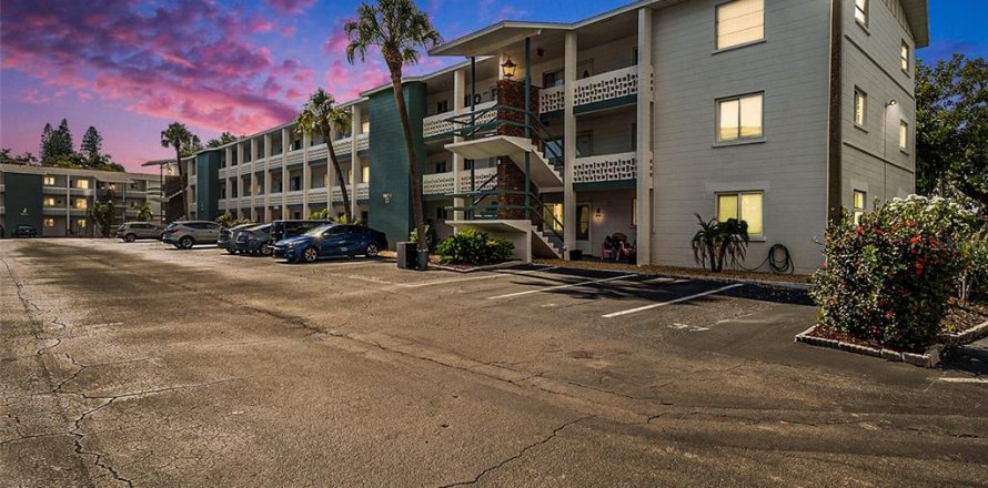 Condo in Bradenton, Florida, 1 bedroom  № 2239469