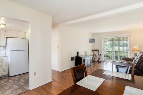 Condo in Bradenton, Florida, 1 bedroom  № 2239469 - photo 4