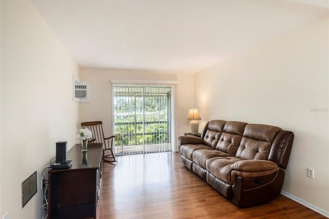 Condo in Bradenton, Florida, 1 bedroom  № 2239469 - photo 3