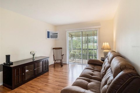 Condo in Bradenton, Florida, 1 bedroom  № 2239469 - photo 2