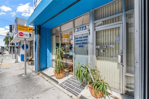 Immobilier commercial à vendre à Miami, Floride № 2081705 - photo 3