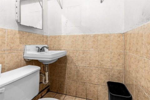 Immobilier commercial à vendre à Miami, Floride № 2081705 - photo 22