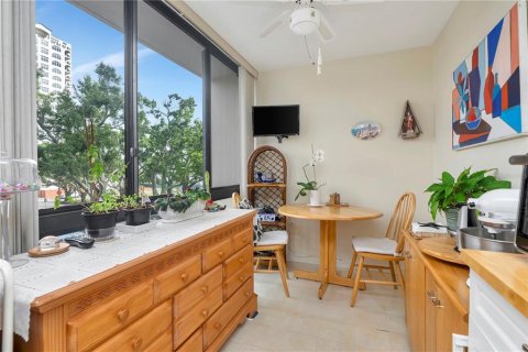 Condo in Tampa, Florida, 2 bedrooms  № 2211177 - photo 16