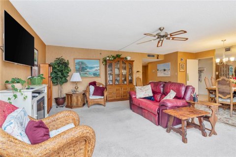 Condo in Tampa, Florida, 2 bedrooms  № 2211177 - photo 12