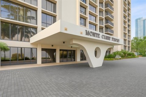 Condominio en Tampa, Florida, 2 dormitorios  № 2211177