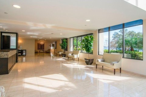 Condo in Tampa, Florida, 2 bedrooms  № 2211177 - photo 6