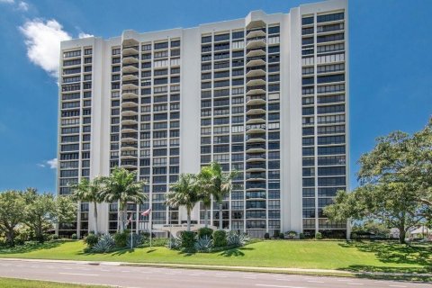 Condo in Tampa, Florida, 2 bedrooms  № 2211177 - photo 2