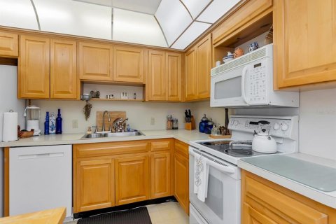 Condo in Tampa, Florida, 2 bedrooms  № 2211177 - photo 15