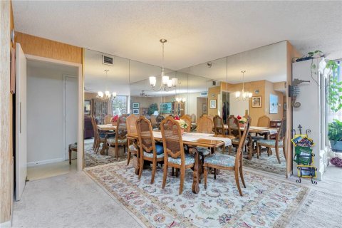Condo in Tampa, Florida, 2 bedrooms  № 2211177 - photo 10