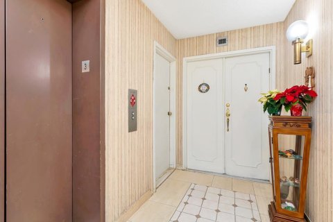 Condo in Tampa, Florida, 2 bedrooms  № 2211177 - photo 7