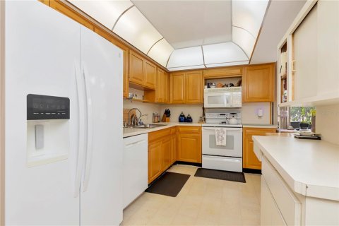 Condo in Tampa, Florida, 2 bedrooms  № 2211177 - photo 14