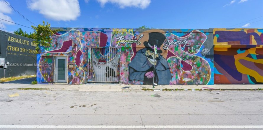 Коммерческая недвижимость в Майами, Флорида № 2046264