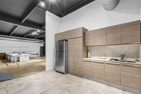 Купить коммерческую недвижимость в Майами, Флорида № 2046264 - фото 13