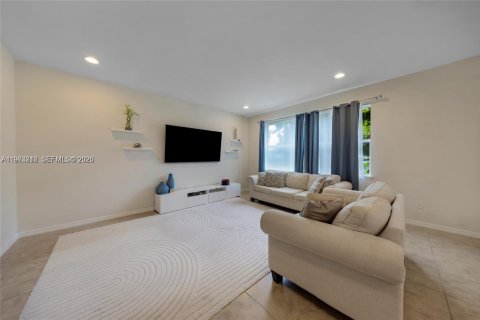 Купить виллу или дом в Холливуд, Флорида 3 спальни, 174.75м2, № 2045779 - фото 6