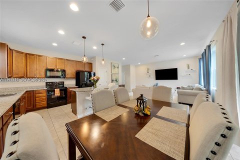 Купить виллу или дом в Холливуд, Флорида 3 спальни, 174.75м2, № 2045779 - фото 9