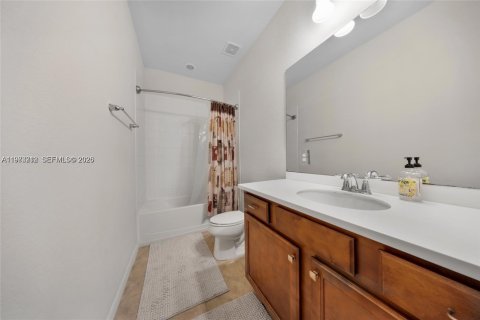 Купить виллу или дом в Холливуд, Флорида 3 спальни, 174.75м2, № 2045779 - фото 19