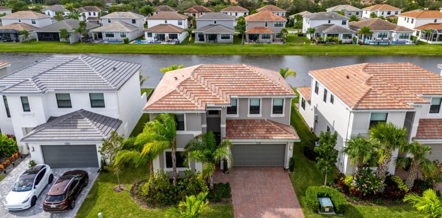 Villa ou maison à Lake Worth, Floride 6 chambres, 272.3 m2 № 2286038