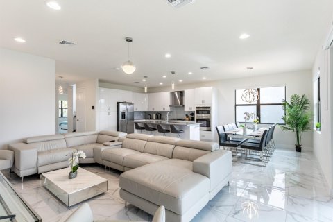 Villa ou maison à louer à Lake Worth, Floride: 6 chambres, 272.3 m2 № 2286038 - photo 16