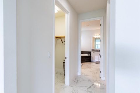 Villa ou maison à louer à Lake Worth, Floride: 6 chambres, 272.3 m2 № 2286038 - photo 19