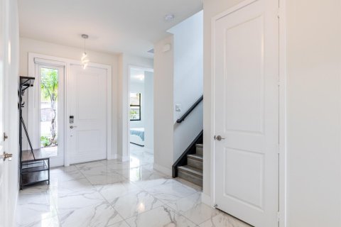 Villa ou maison à louer à Lake Worth, Floride: 6 chambres, 272.3 m2 № 2286038 - photo 8