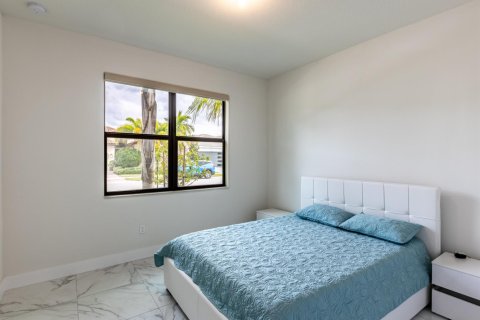 Villa ou maison à louer à Lake Worth, Floride: 6 chambres, 272.3 m2 № 2286038 - photo 6